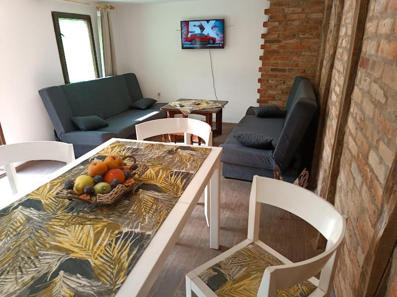 Vikendica Ovcar Banja Cacak