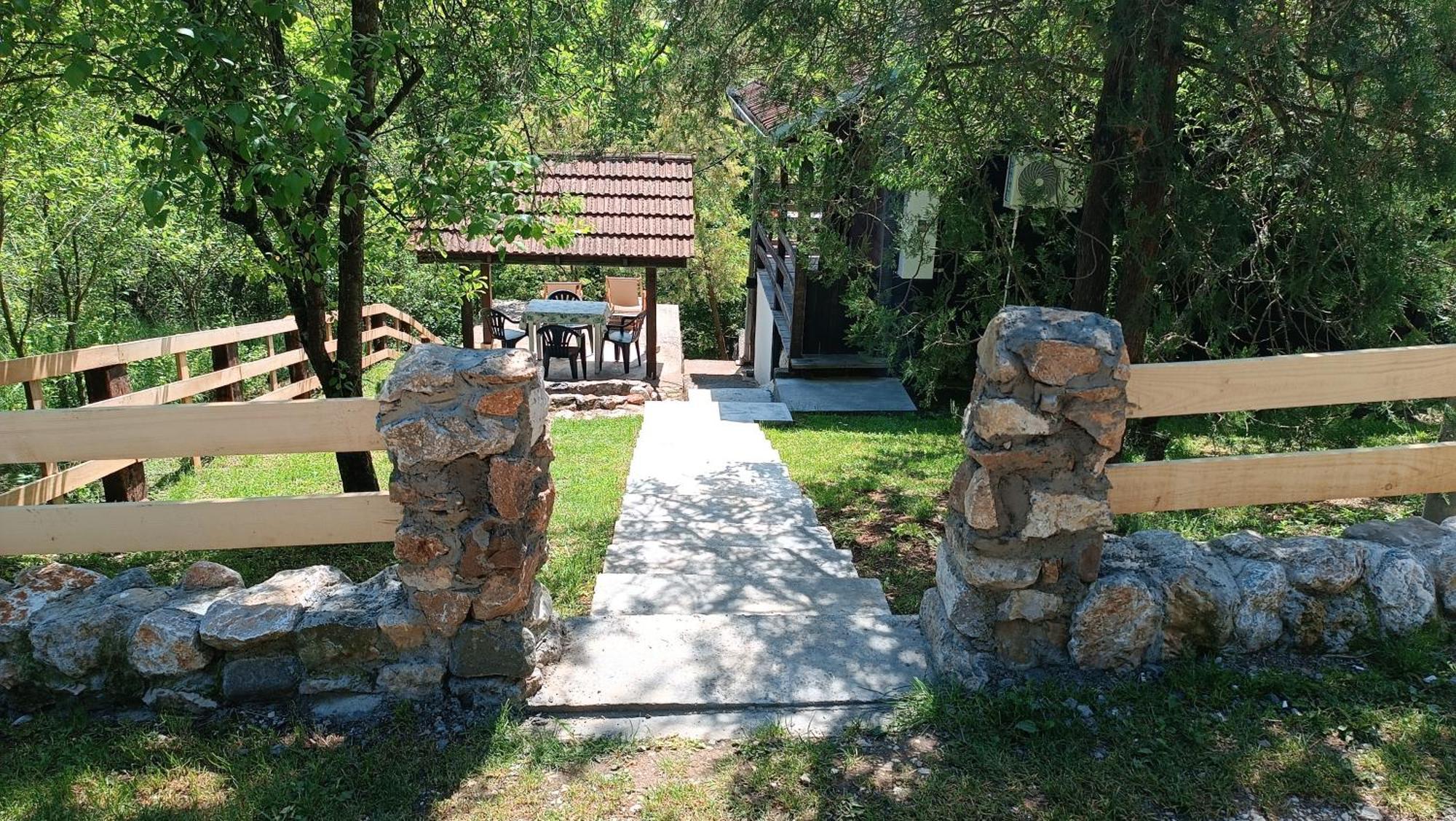 Vikendica Ovcar Banja Holiday home Cacak